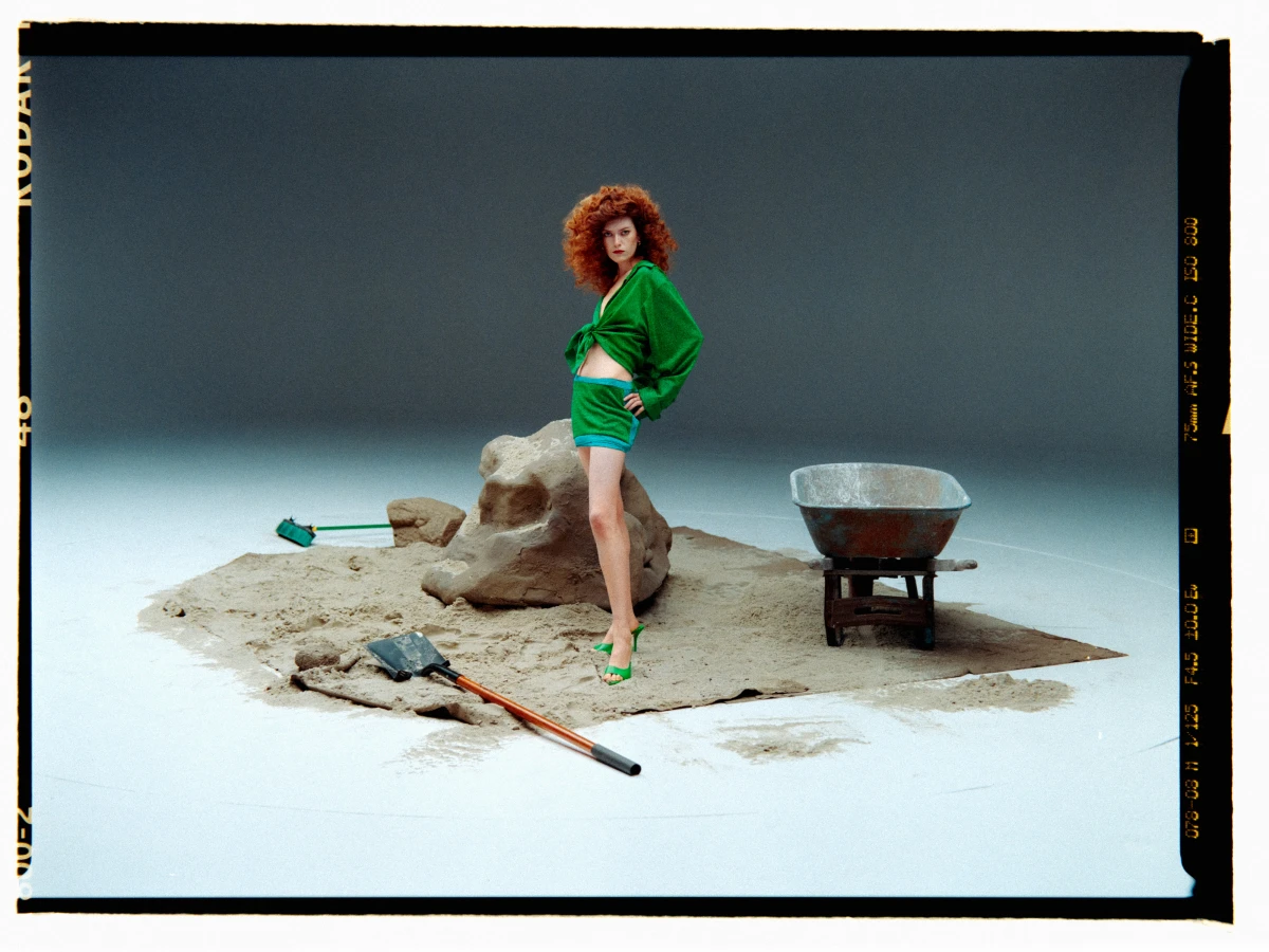 Portrait, fashion, color, chris noltekuhlmann, wideangle, emotion, color, warm, feel, mood, lifestyle, advertising, film photography, medium format, los angeles, berlin, queer, kodak, lgbtq , trans, youth, art, photographer, studio